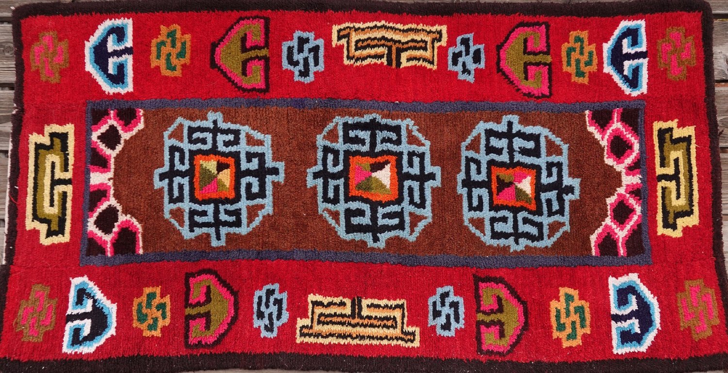 Tibetan rugs, yak wool weaving, Sama Valley Nepal, traditional